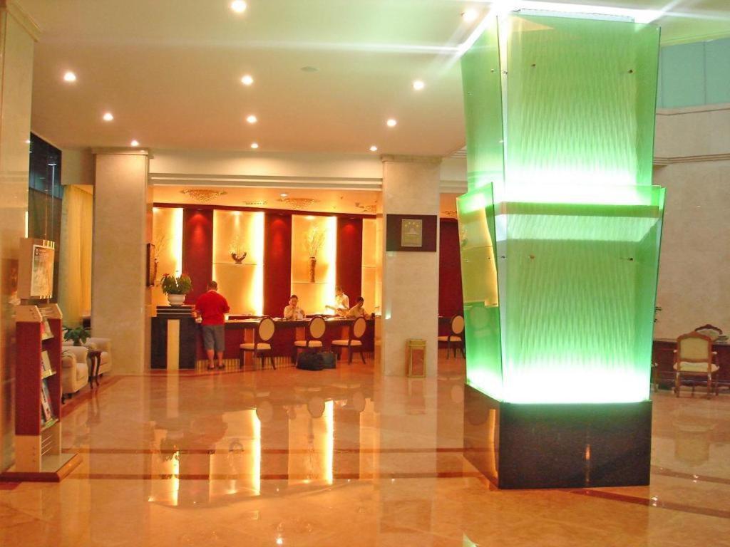 New Era Hotel Kunming Exterior foto